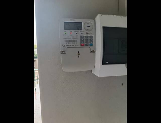 2 BEDROOM PROPERTY TO RENT IN LOMBARDY EAST